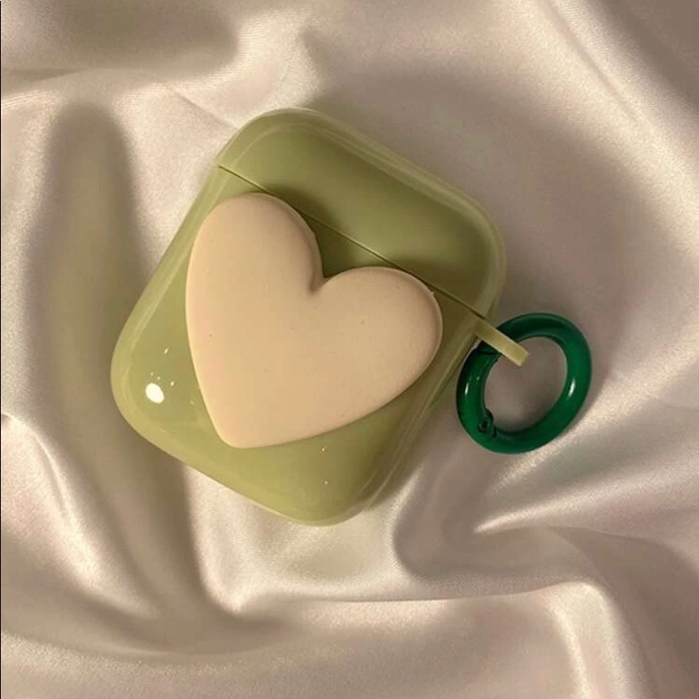 Beautiful heart airpod case